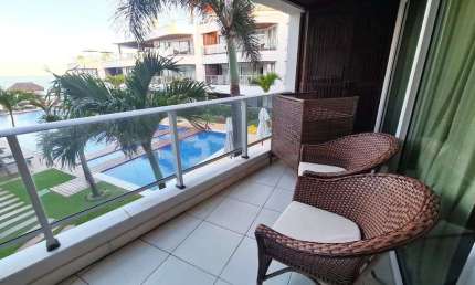 Apartamentos de excelente padrão no condomínio mais charmoso da praia de Cotovelo.