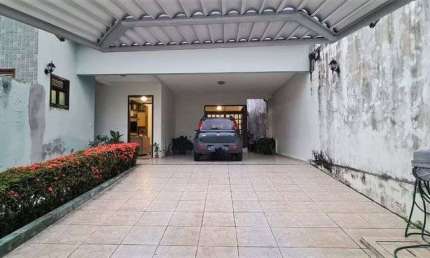 Procurando Casa para residência ou ponto comercial em área nobre no bairro de Candelária?!
