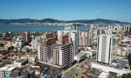 Apartamento com 3 quartos à venda no Balneário, Florianópolis  por R$ 1.551.895