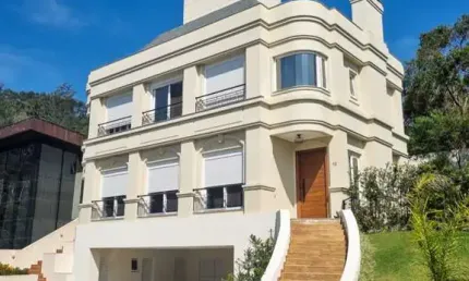Casa em condomínio fechado com 4 quartos à venda no Cacupé, Florianópolis  por R$ 5.300.000