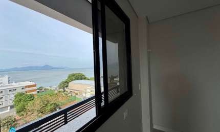 Apartamento com 3 quartos à venda na Rua Vereador José do Vale Pereira, 68, Coqueiros, Florianópolis por R$ 1.588.750