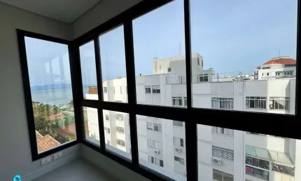 Apartamento com 2 quartos à venda no Coqueiros, Florianópolis  por R$ 1.045.500