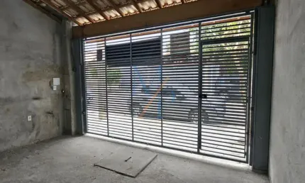 Casa em acabamento, quarto com sacada - Ótima oportunidade no Jardim Portugal