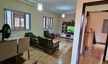 Linda casa lote inteiro em rua sem saída, muito tranquila - localizada na reserva do bosque