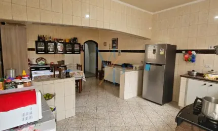 Lindo sobrado no Jardim Portugal - Aceita permuta casa terrea menor valor Ótima localização, comércios nas proximidades , fácil acesso a Av. Cidade Jardim e Av. Ouro Fino