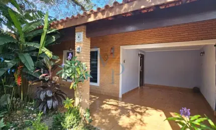Excelente casa lote inteiro - ótima localização em rua sem saída, segunda quadra do bosque
