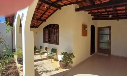 Oportunidade - Casa térrea em excelente localização no bairro Monte Castelo