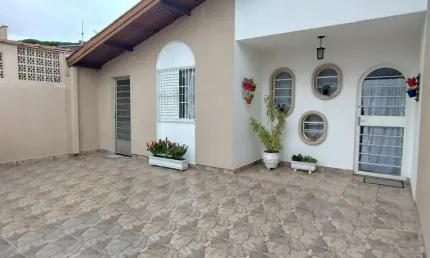 Linda casa no Parque Industrial, próximo ao Nikkeypar - Ótimo para fins comerciais