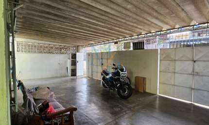 Casa com 3 dormitórios e 1 suíte - Ótima localização, com fácil acesso a comércios, serviços e a 10 minutos do Shopping Oriente