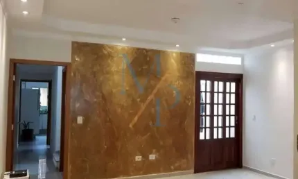Linda casa com churrasqueira e 3 quartos - ótima localização, próximo a av. andromêda e  com fácil acesso a mercados e outros comércios