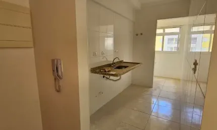 Lindo apartamento com 2 quartos e 1 suíte - ótima localização, ficando em um condomínio confortável e com muitos lazeres - comércios variados na região