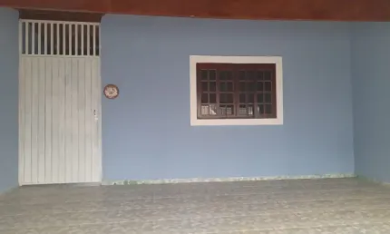Linda casa com 2 quartos e 2 banheiro - No bairro Vila das Flores, próximo de mercados e comércios.