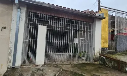 Casa com quintal e 1 suíte - Ótima localização, ficando próximo do Sesi e Shopping Oriente