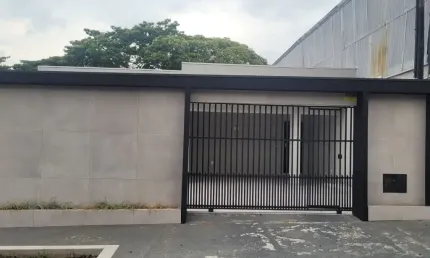 Linda casa com varanda e edícula - ótima localização, com fácil acesso  a rod. tamoios e pres. dutra