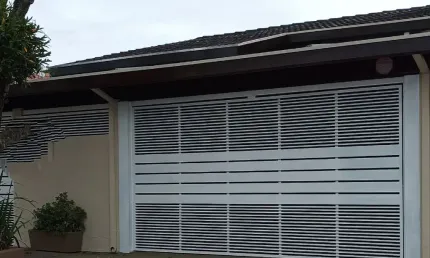 Linda casa com área gourmet e piscina - ótima localização, próximo do sesi e lojas variadas