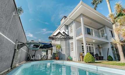 Sobrado com 4 quartos, 344m², à venda em Pinhais, Centro