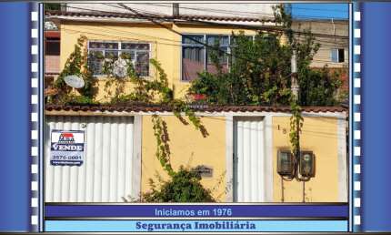 Casa Duplex sala 4 quartos, enaltecendo seu excelente estado de conservação  + Imóvel fundos