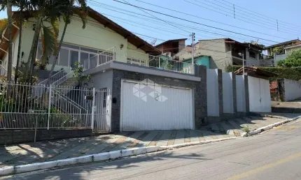 Casa com 5 dormitórios à venda, 374 m² por R$ 1.350.000 - Jardim Leonor - Mairiporã/SP