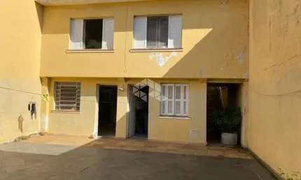 CASA ASSOBRADADA ESPAÇOSA COM QUINTAL, RUDGE RAMOS - SÃO BERNARDO DO CAMPO!