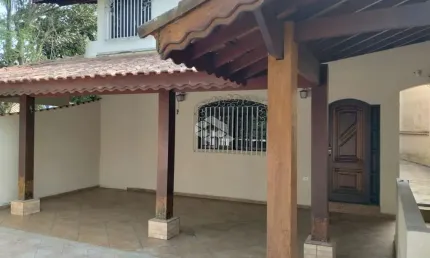 SOBRADO RESIDENCIAL ESPAÇOSO COM POMAR NA PRAIA VERMELHA, DIADEMA!