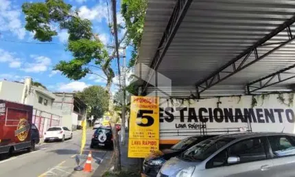 Estacionamento e lava rápido com  300m² - bem localizado