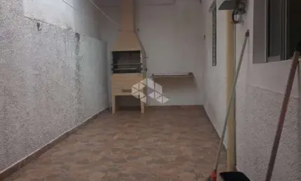 Casa térrea com 3 dormitórios e duas churrasqueiras na pauliceia!