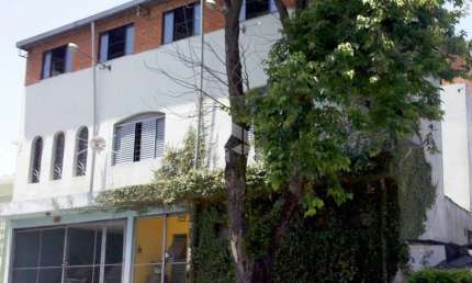 casa sobrado 280 m², Parque das Nações - Santo André, 3 pavimentos, 4 quartos, 3 banheiros, 2 vagas, salão de festas com churrasqueira.
