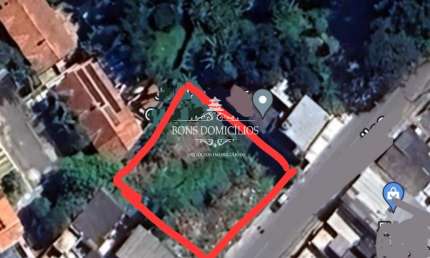 Excelente terreno com 900m já limpo e pronto para o seu projeto! Numa ótima localização em crescimento acelerado.