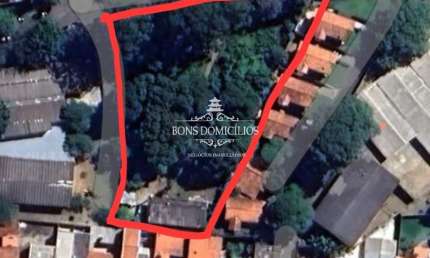 Terreno com 3.200m em região privilegiada próximo a todo tipo de comércios e comodidades. Ótimo tanto para investir como para morar