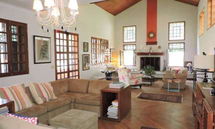 Essa casa na Granja é a oportunidade que você estava esperando 4 Suítes - terr.1.200m2