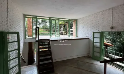 CASA LOFT COM ESTÚDIO - MUITA NATUREZA E UM PAISAGISMO ESPECIAL!