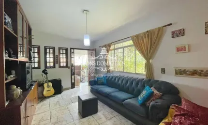 Linda casa com 3 suítes no parque São George  em Cotia!