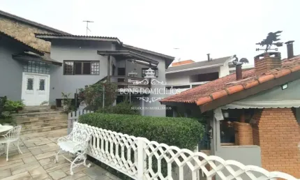 Casa de Condomínio com 3 Quartos e 4 banheiros à Venda, 307 m² por R$ 1.800.000