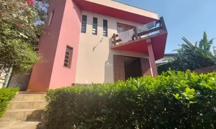 NÃO DEIXE DE VER CASA NA GRANJA EXTRATÉGICAMENTE BEM LOCALIZADA