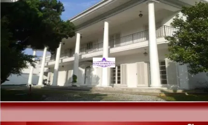 Belíssima casa de alto padrão, em estilo Neoclássico numa das regiões mais desejadas de São Paulo