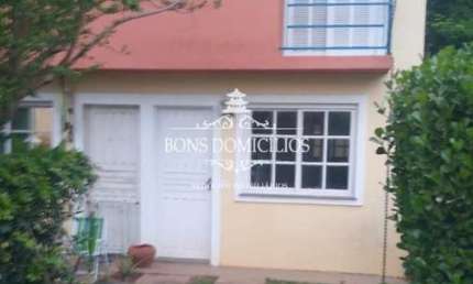Casa com 2 dormitórios ao lado da Granja Viana e com fácil acesso a São Paulo.