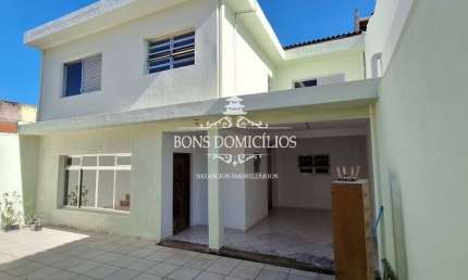 CASA 3 DORMS EM TERRENO 250M2 COM 3 VAGAS E VARANDA ESPAÇOSA