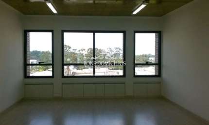 Sala comercial com 1 sala para alugar no Jardim Lambreta, Cotia  por R$ 2.880