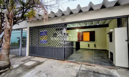 LOCAÇÃO: CASA TÉRREA NA GRANJA VIANA COM PERFIL COMERCIAL/RESIDENCIAL