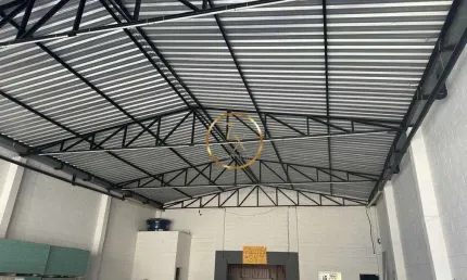 Casa comercial para alugar na Avenida Presidente Lincoln, Jardim Meriti, São João de Meriti