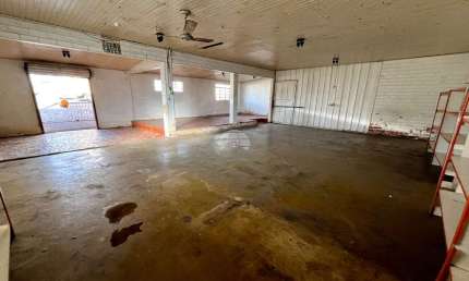Sala comercial para alugar na Rua Pinheiro, 37, NHAPINDAZAL, Irati, 120 m2 por R$ 1.150