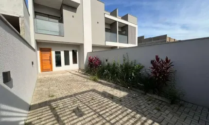 Sobrado para Venda em Jaraguá do Sul, Três Rios do Norte, 2 dormitórios, 2 suítes, 2 banheiros