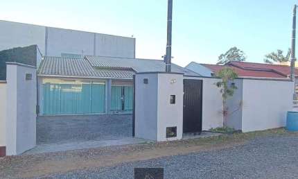 Casa para Venda em Guaramirim, Escolinha, 2 dormitórios, 2 banheiros, 3 vagas