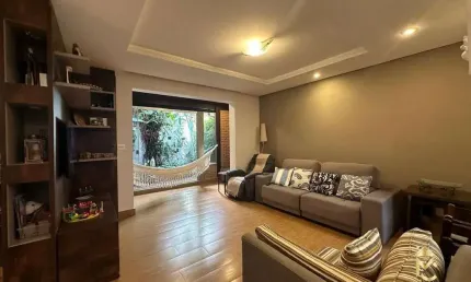 Casa com 4 quartos à venda na Rua Joaquim Tavares, 125, Santa Rita, Taubaté