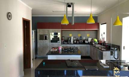 Belíssima casa á venda em área de 1440m2  3 quartos com suíte