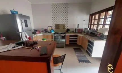 Casa à Venda em Residencial Portal da Mantiqueira, Taubaté - SP