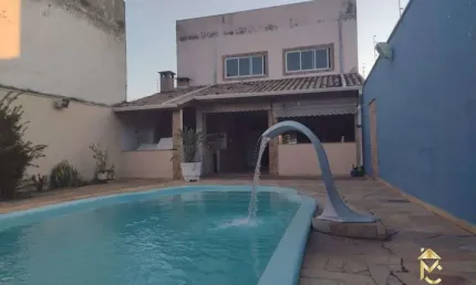 Sobrado à venda, 230 m² por R$ 900.000,00 - Vila Iapi - Taubaté/SP