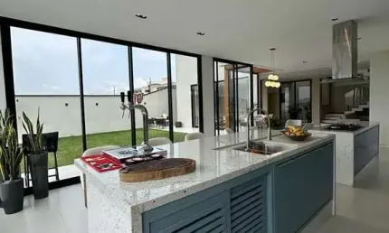 Casa com 3 quartos à venda na Avenida Doutor José Venceslau Júnior, 360, Campos do Conde, Taubaté