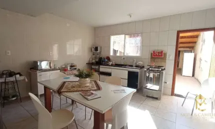 Casa com 4 quartos para alugar na Rua Juca Esteves, 343, Centro, Taubaté