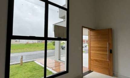 Casa com 3 dormitórios à venda por R$ 795.000 - Guedes - Tremembé/SP